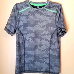 Boys camo tee, excellent condition